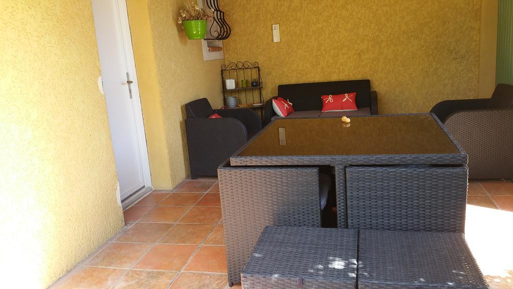 Petit Studio Au Calme Villa La Crau Ngoại thất bức ảnh