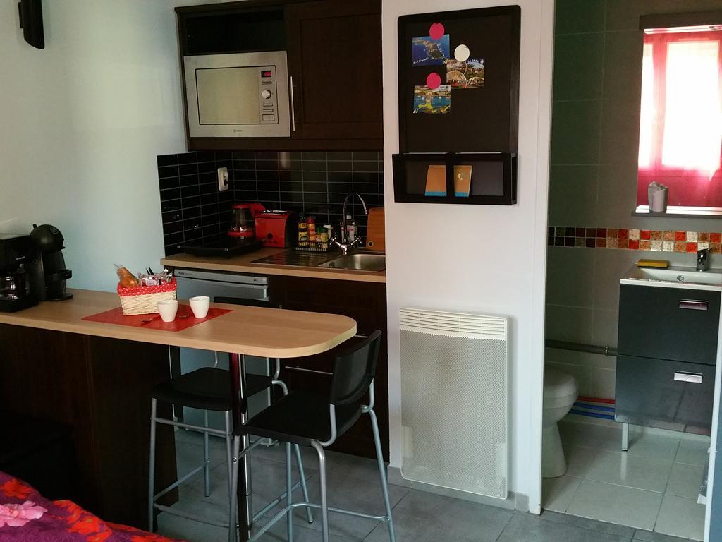 Petit Studio Au Calme Villa La Crau Ngoại thất bức ảnh